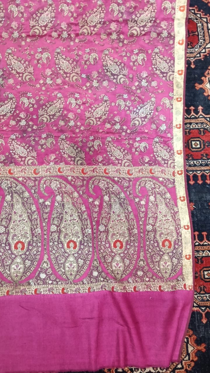 Antique silk paisley purmatan 