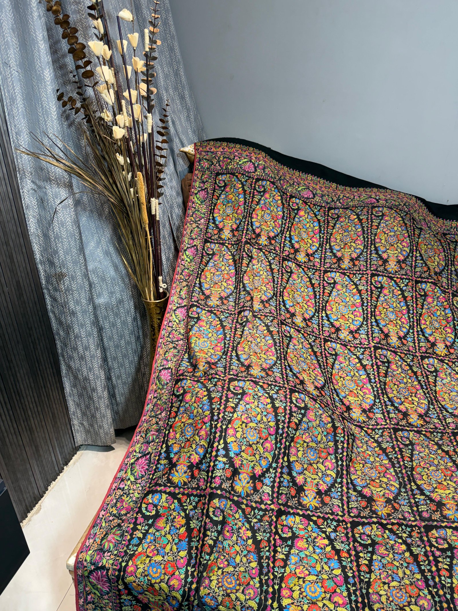 Pashmina needle jama regal shawl