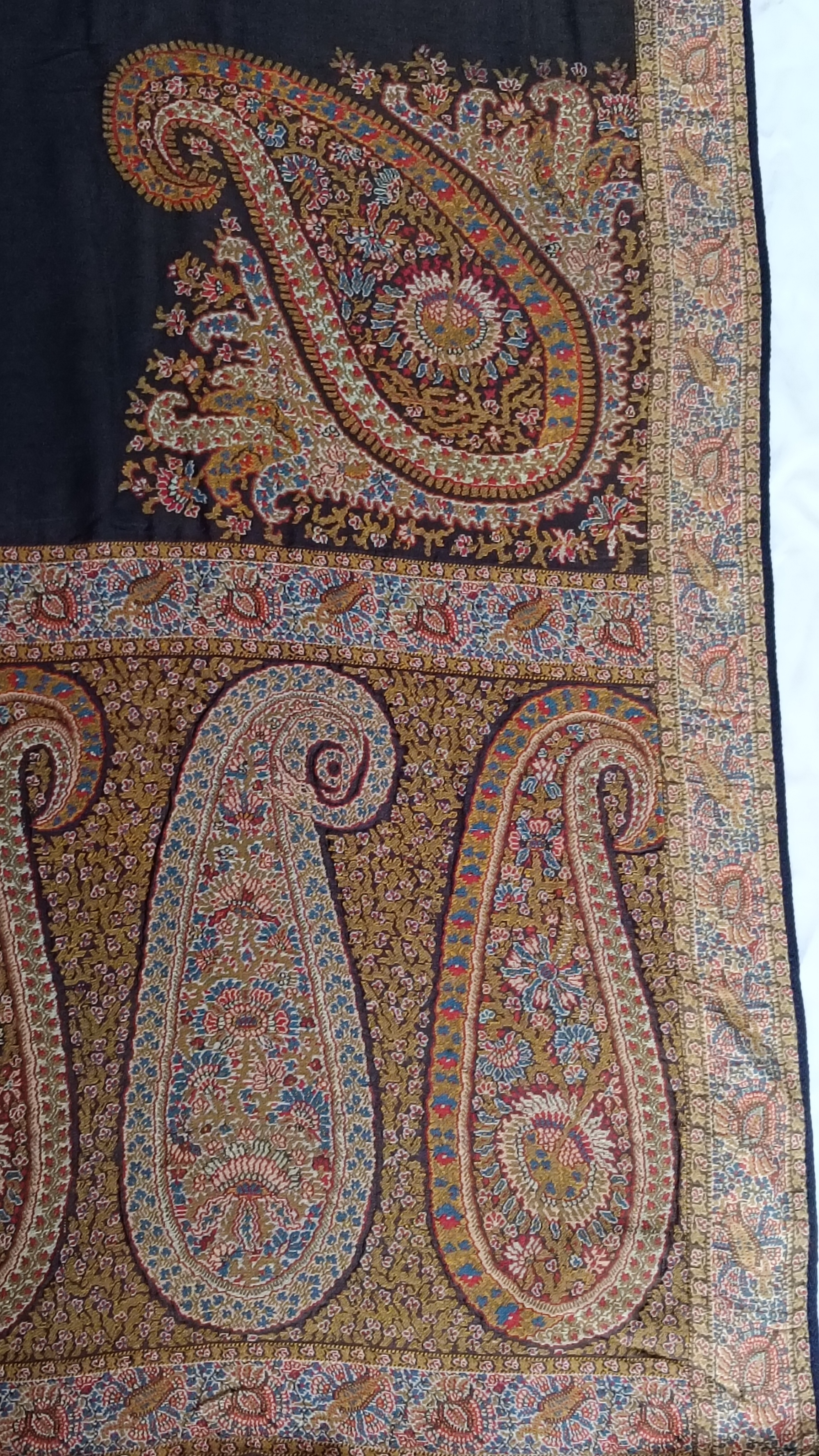 Paisley shawls made in France 